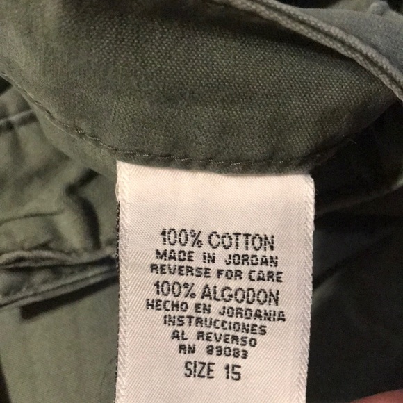 Woman’s/Juniors  l.e.i.  Green Khaki Capris - Picture 9 of 14